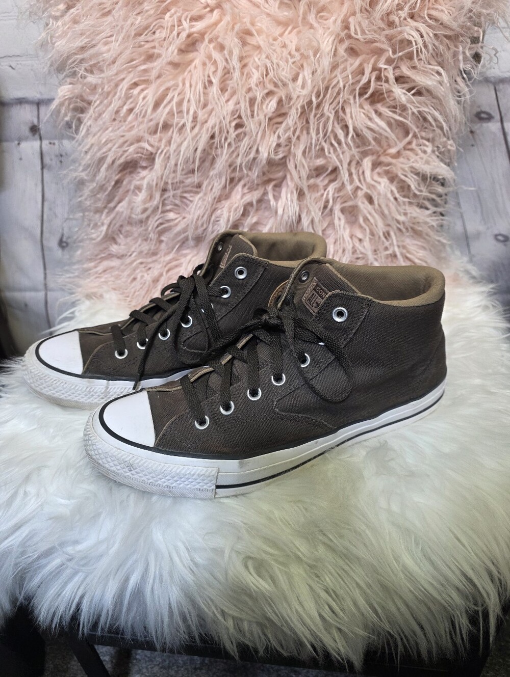 Converse  Chucks High-Top Canvas Sneakers in Brown
